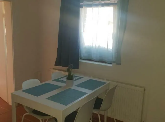 公寓 Apartment 奥伊斯基兴